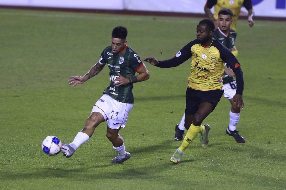 Héctor Vargas y el 11 titular con el que se estrenaría dirigiendo al Real España ante Olimpia