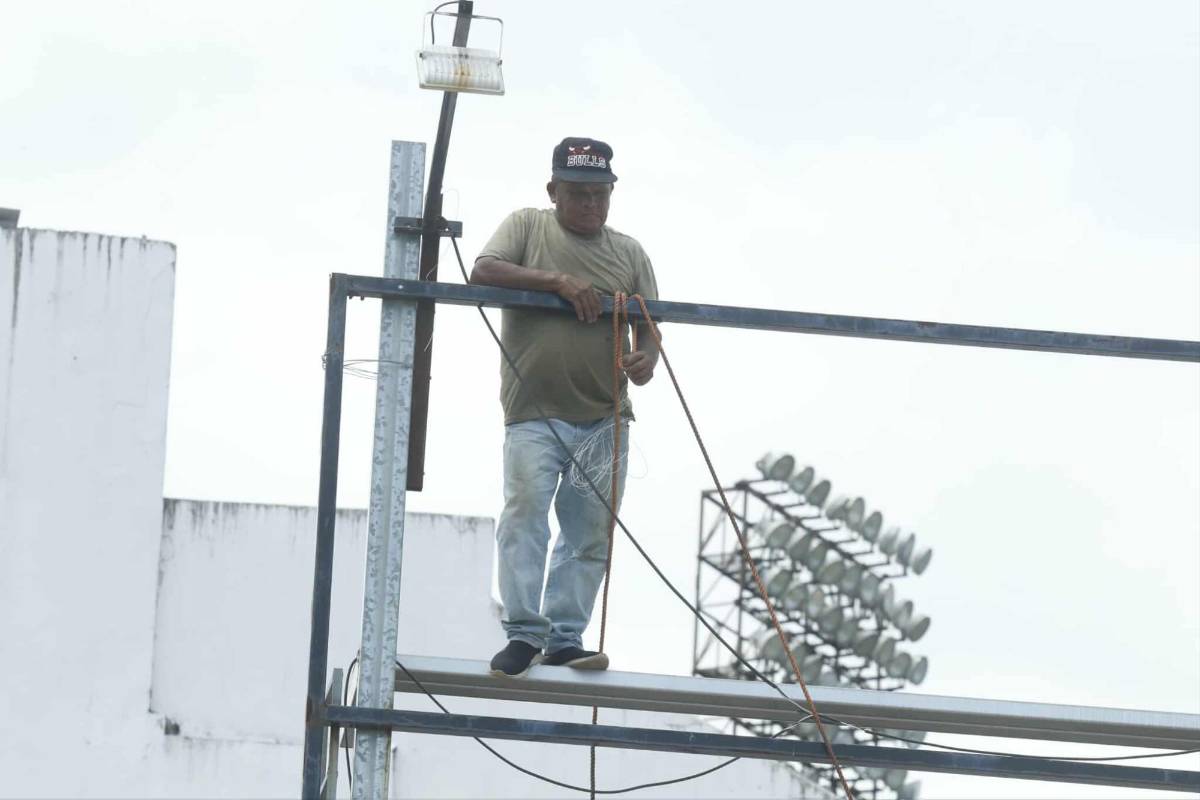 El ambiente que ya se vive en el Morazán por el Honduras-Costa Rica: hermosa aficionada y los ticos se hacen sentir