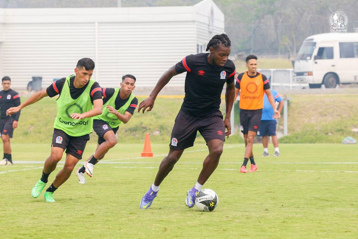 Andy Najar al cien, Maciel en bicicleta, la orden de Reggi y las grandes sonrisas en el Olimpia previo al duelo con Marathón