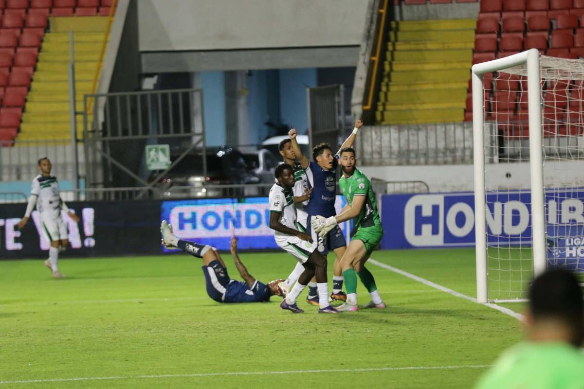 Las dos polémicas del FVS en Puerto Cortés, la 'selfie' del triunfo de Motagua y así de desolado lucía el estadio Nacional