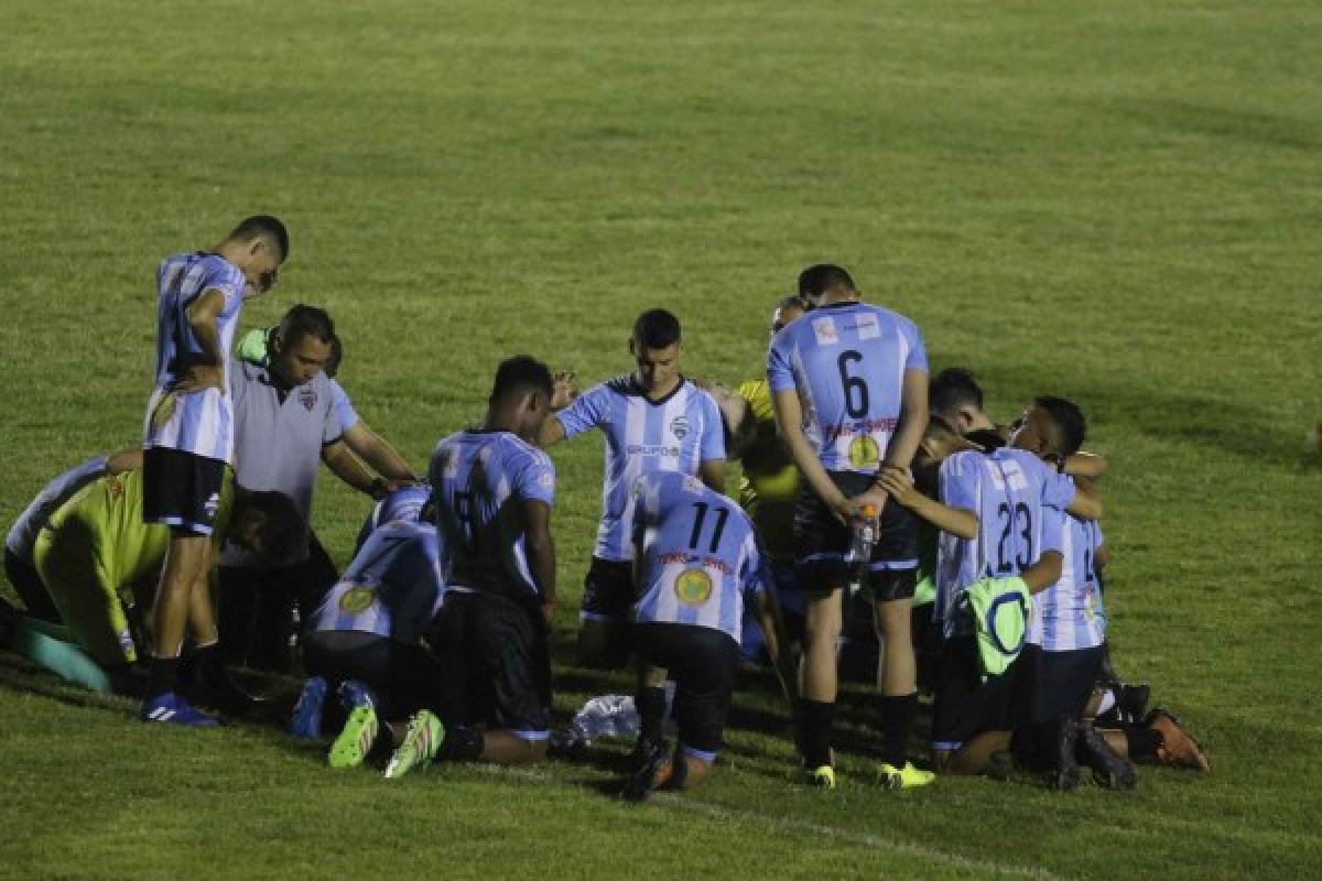 MERCADO: Real España prueba jugadores, Chirinos cambiará de club y hay bajas en Minas