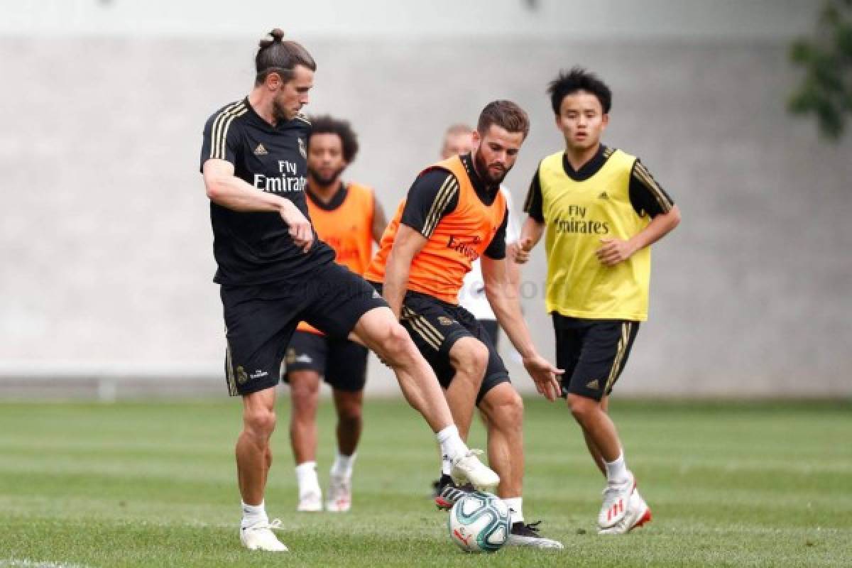 El minuto de silencio por Zidane y el nuevo 'look' de Sergio Ramos en la práctica del Real Madrid