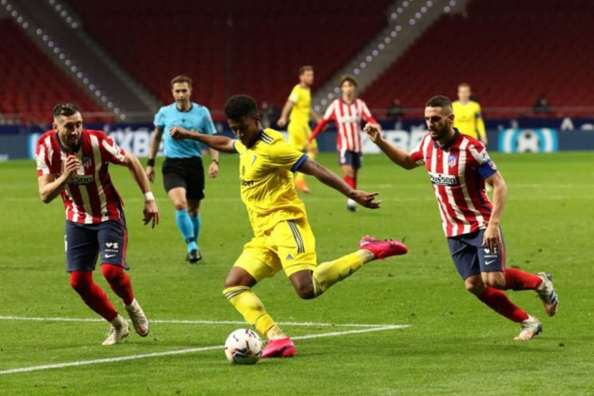El 'potente' 11 del Cádiz para bajarse al líder Atlético en la Liga Española: ¿y el Choco Lozano?