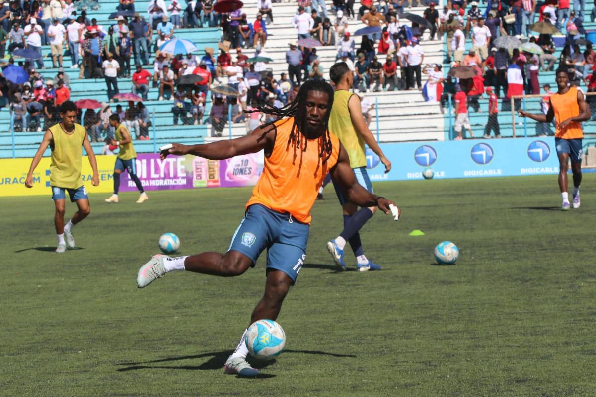 Europeos en las gradas, las bellezas de La Paz y en el muro para ver el Génesis vs Olimpia