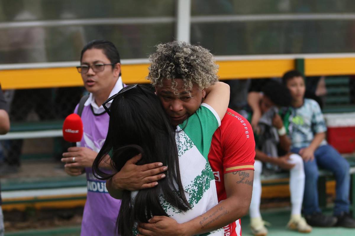¡La tristeza del descenso! Los jugadores del Real Sociedad en llanto y desconsolados, ¿qué pasó con Rony Martínez?