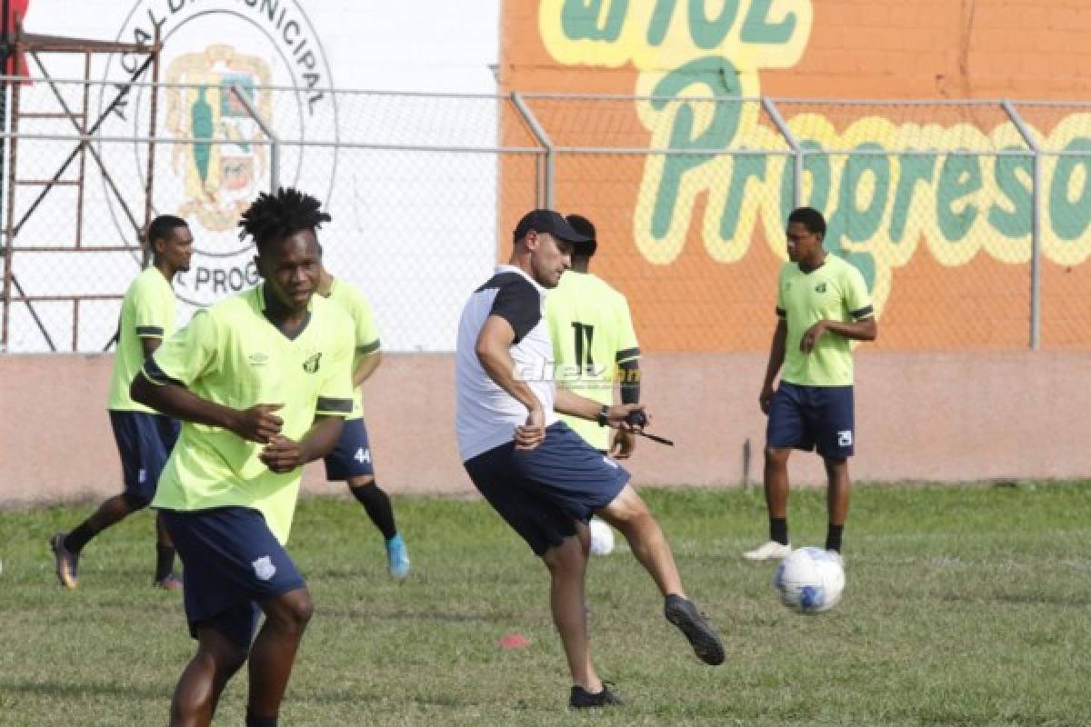 ¡Unas libras menos y poco pelo! Así lucía 'Palomo' Rodríguez a su arribo a Honduras en 2010