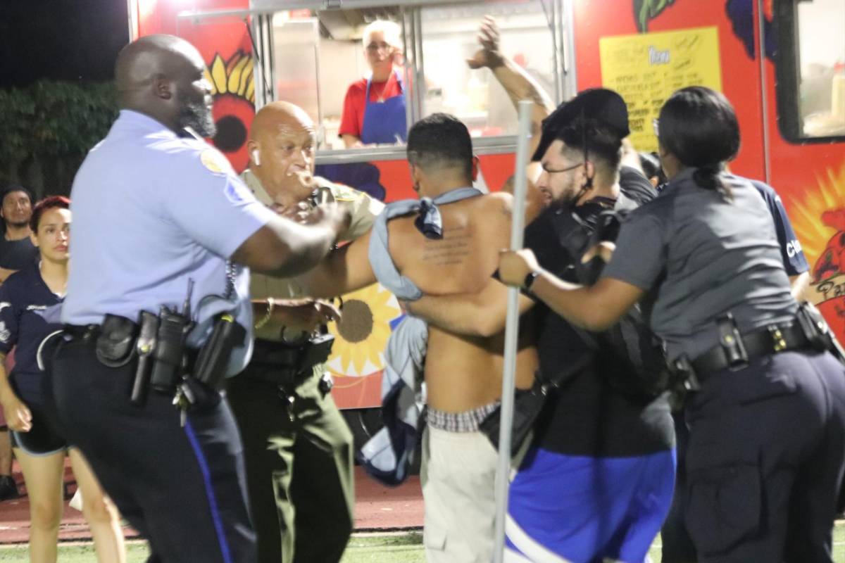¡Batalla campal entre aficionados del Motagua en amistoso en USA! La razón de los golpes y la policía intervino