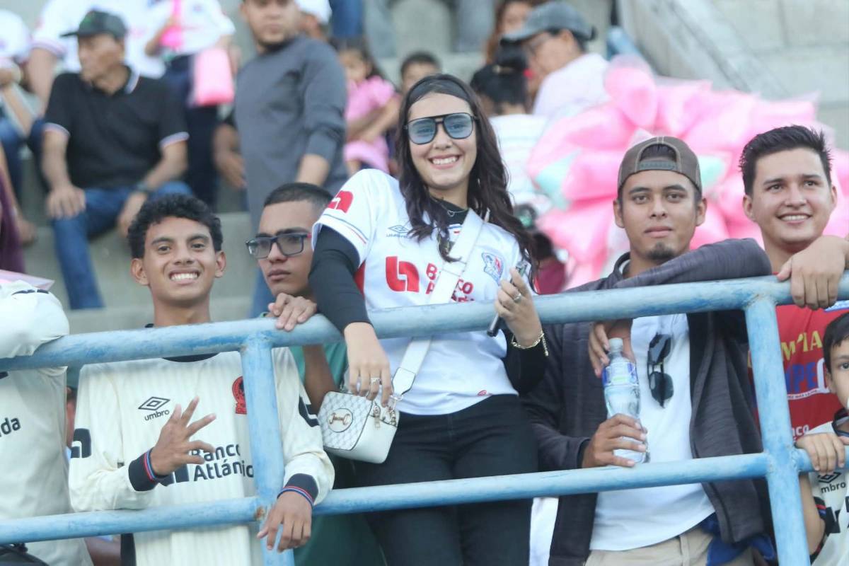 ¿Quién era la muñeca de jean blanco? Doble apagón en Choluteca y sureñas cautivan