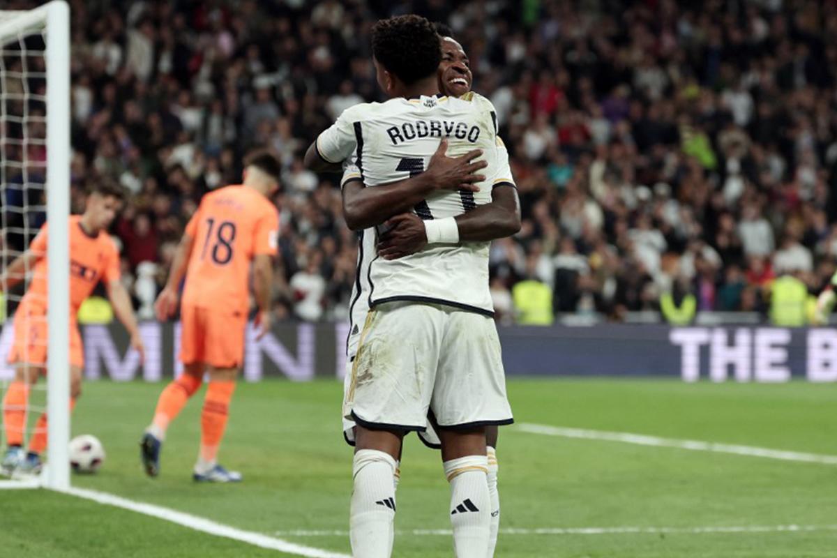 Real Madrid le pasó por encima al Valencia con dobletes de Vinicius y Rodrygo en el Bernabéu