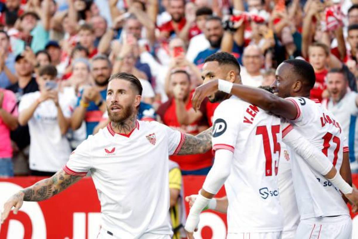 Así fue el debut de Sergio Ramos en el primer triunfo del Sevilla: sacó un gol cantado y rompe un récord histórico