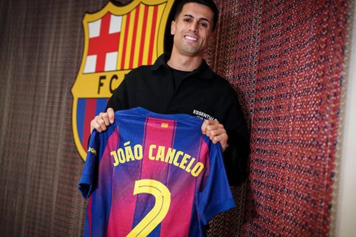 Hansi Flick se lo confirmó a Deco: los cinco jugadores del Barcelona que deben salir en el mercado de verano