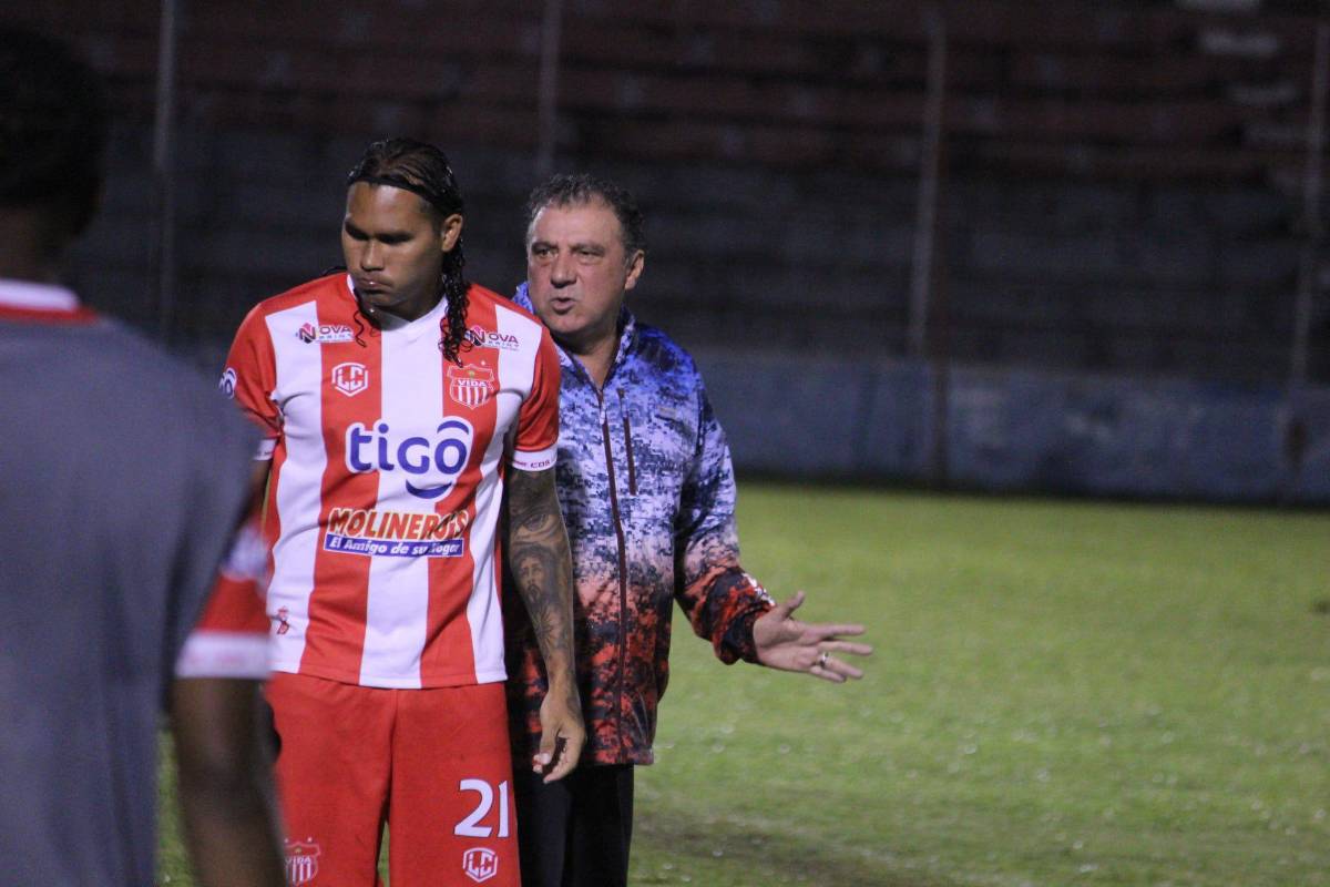 Tras 10 meses inactivo, Carlos “Gullit” Peña regresa al fútbol y debuta ...