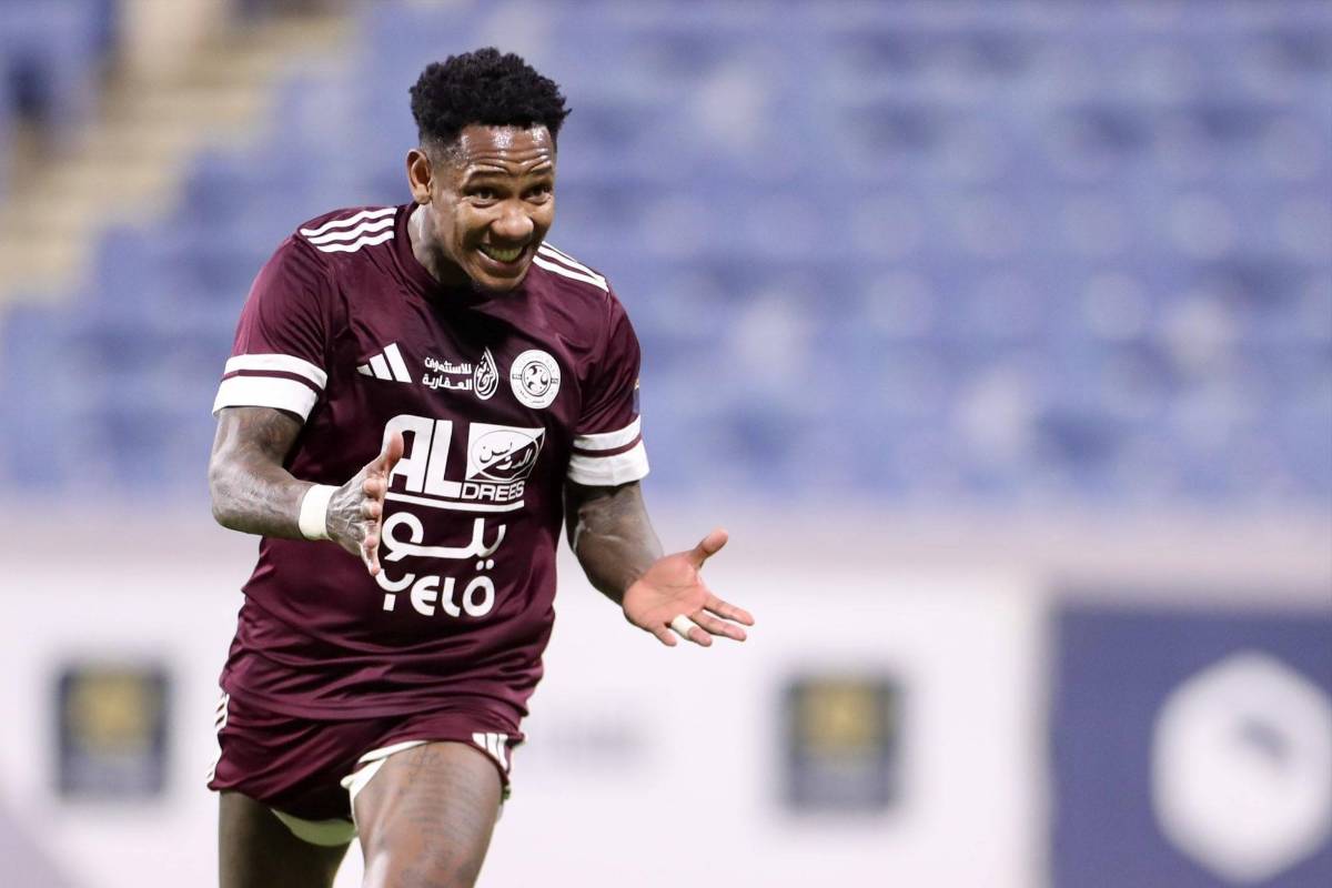 ¿Qué pasa con el hondureño Romell Quioto en Arabia Saudita con los bombardeos que reciben desde Irán?