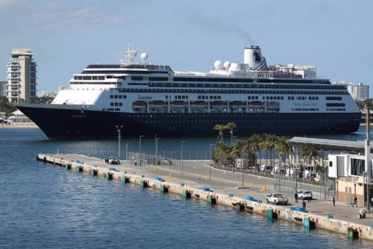 Termina la pesadilla: Pasajeros de cruceros con coronavirus desembarcan en Fort Lauderdale