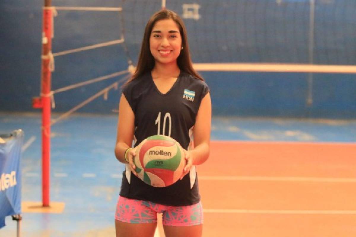 Sidney Acosta, la número '10' de la Selección de Honduras en voleibol