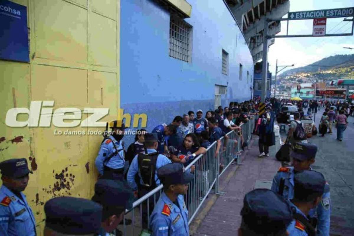 Final Motagua-Saprissa: Fantasmas, payasos y mascotas; la elegancia de Diego Vázquez en el Nacional