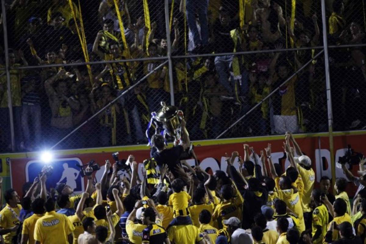 Las mejores fotos de los 87 años de historia del Real España  