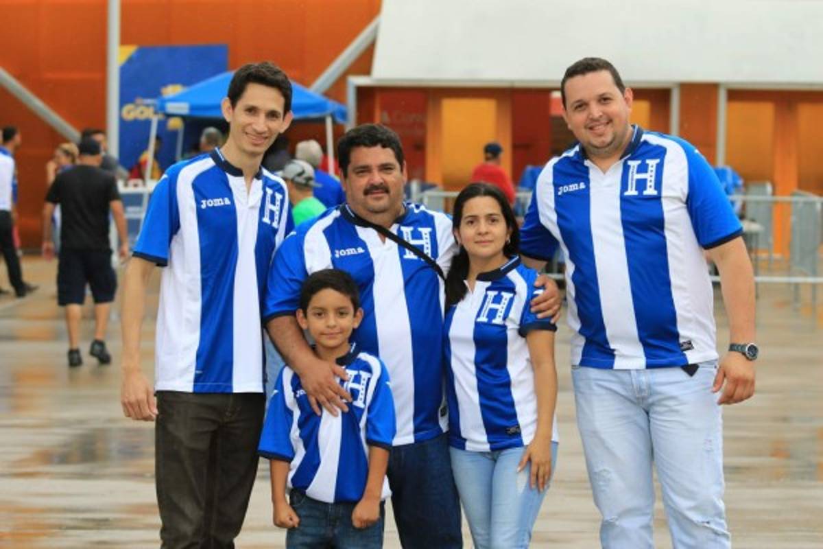 ¡Bellezas! Hondureñas y ticas se toman el BBVA Compass de Houston  