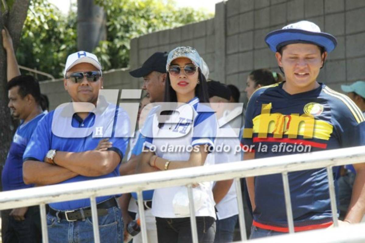¡HERMOSAS! Juego entre Honduras-Estados Unidos se llena de lindas chicas