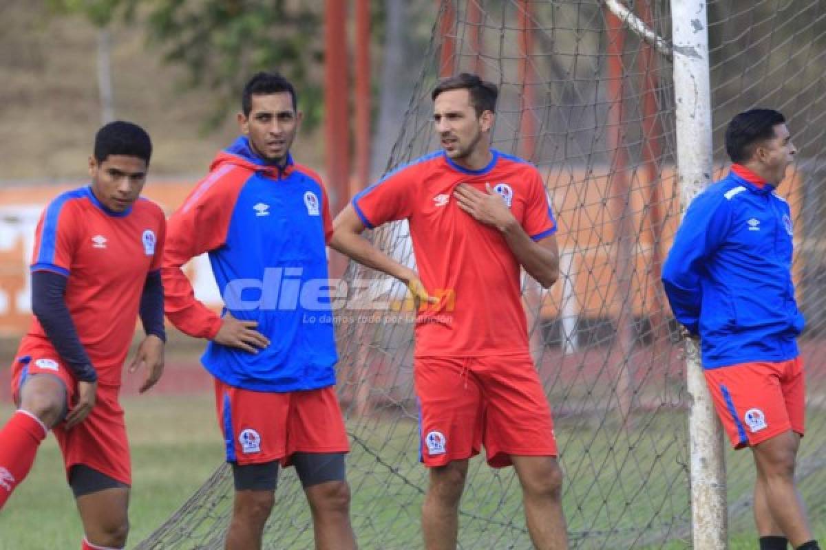 ¡Buscaban cómo calentarse! Olimpia entrenó bajo un intenso frío en Tegucigalpa