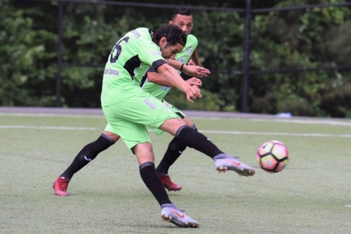 Futbolistas hondureños aprovechan vacaciones jugando en Estados Unidos