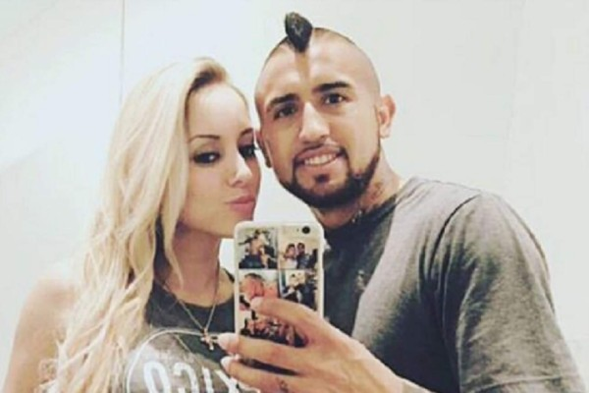 Arturo Vidal: Un 'Rey' rodeado de lujos, viajes y escándalos