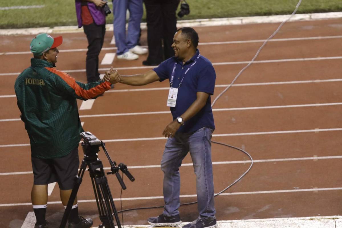 El gran debut del joven portero, la locura de Alexy Vega, el error de Messiniti y lindas edecanes brillaron en el Marathón vs Platense