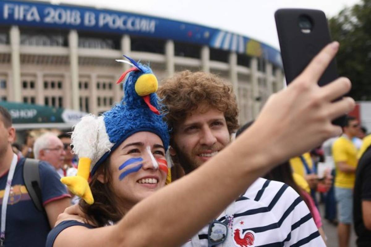 ¡AMBIENTAZO! Así se vive la previa de la final del Mundial Francia-Croacia