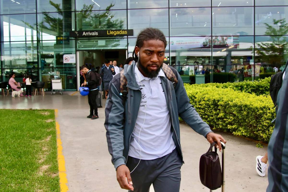 Caras tristes y no hablaron con la prensa: así fue la llegada de Honduras a Palmerola