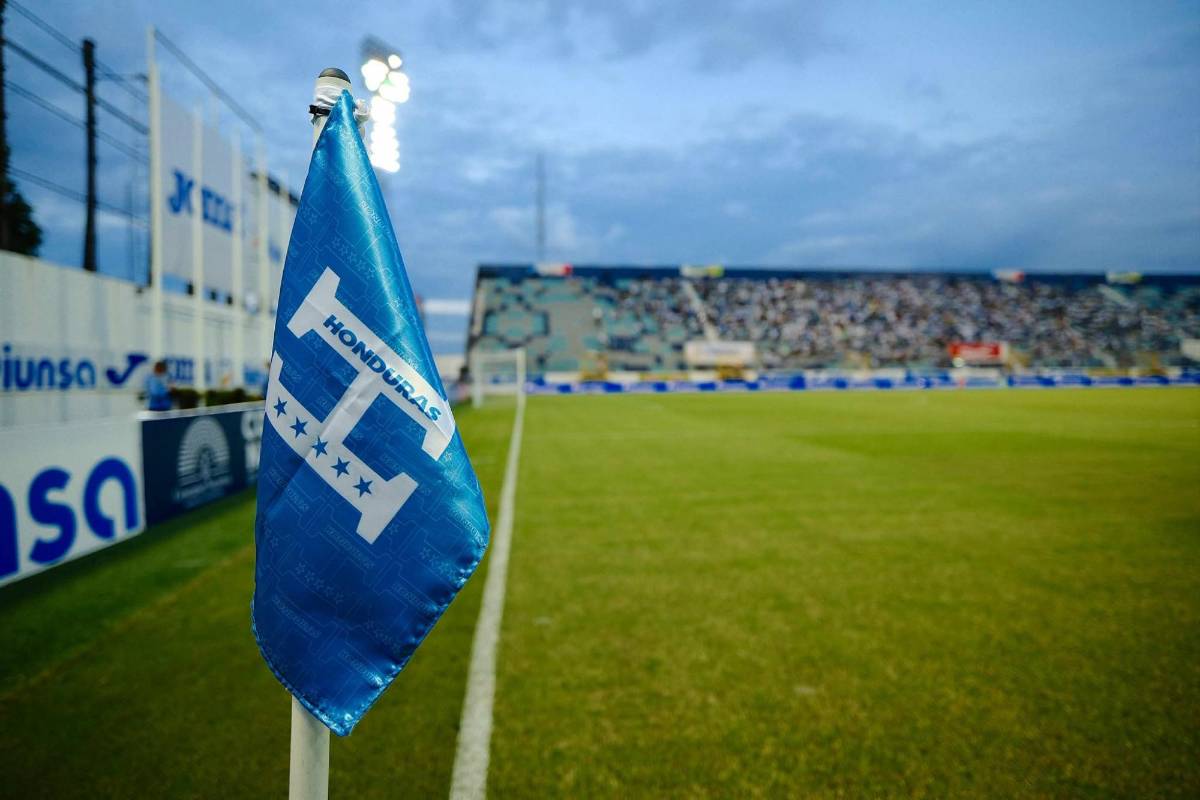 ¡Robaron suspiros! Las bellas chicas que engalanaron el Morazán para el Honduras vs Costa Rica por la eliminatoria