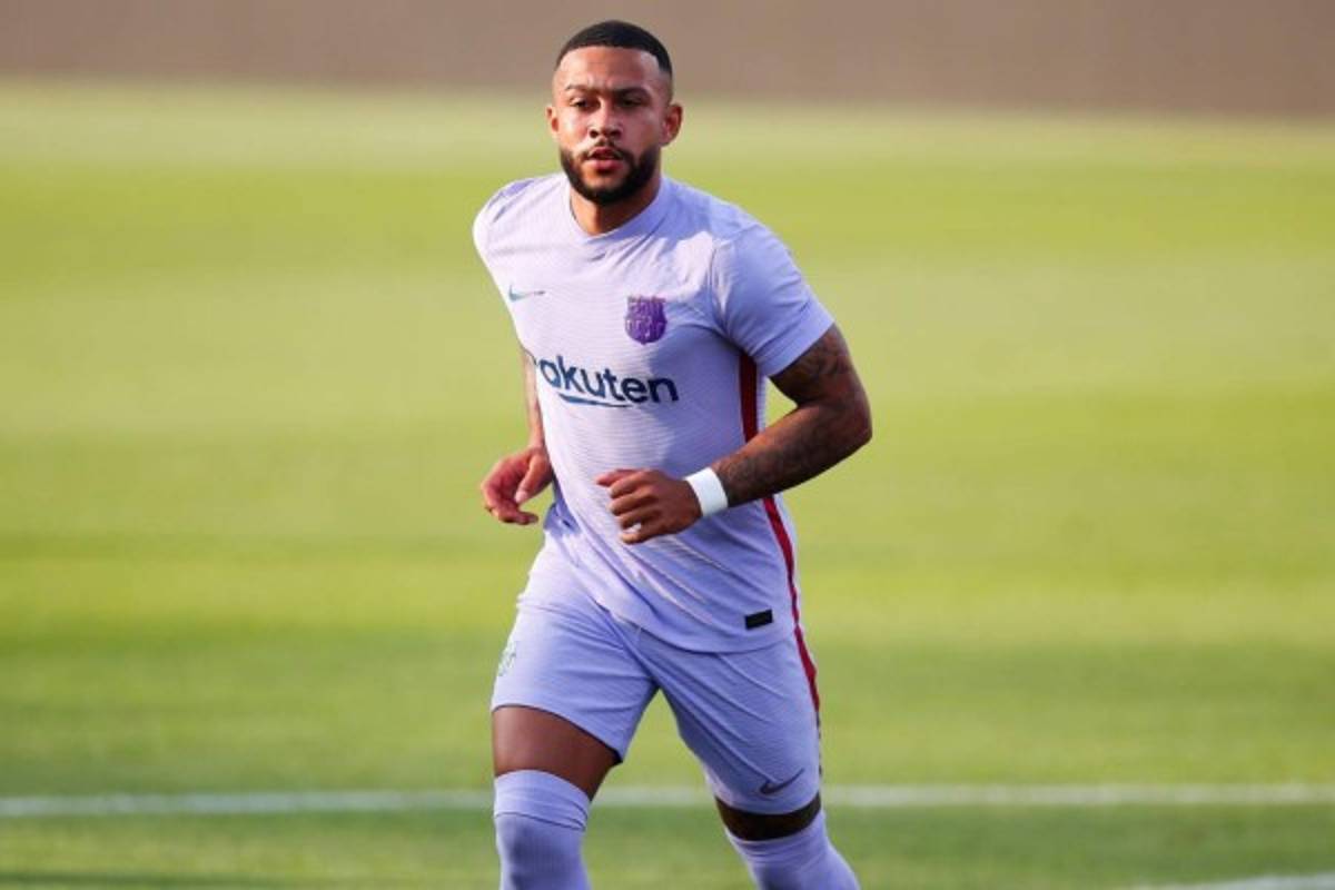 Usó mítico dorsal y festejó su primer gol: el enorme debut de Memphis Depay con el FC Barcelona