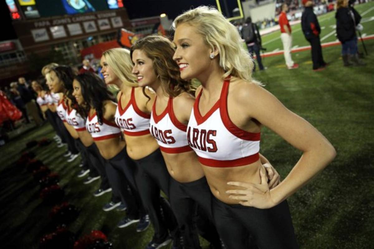 Las cheerleaders que engalanan la NFL