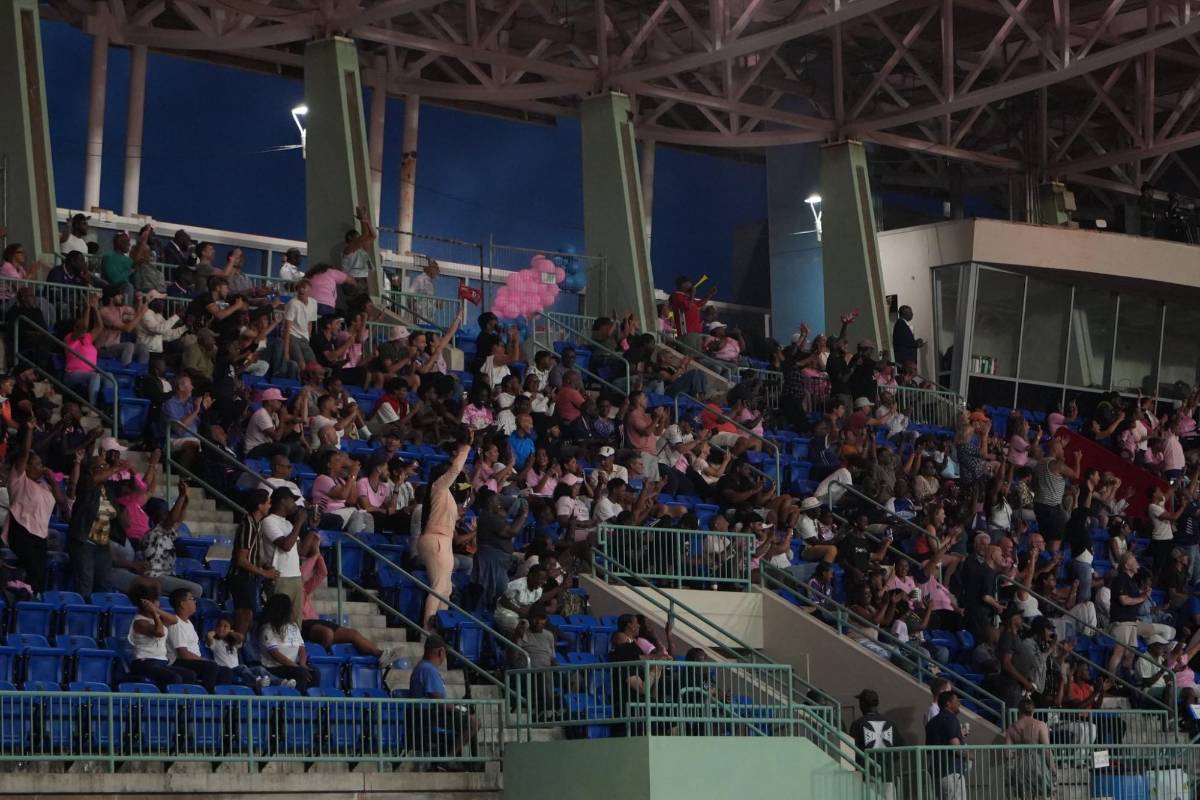 FOTOS: Chelito Martínez debuta con Honduras y le pasaron la ‘cero’; las catrachas en Bermudas y festejo de la ‘H’
