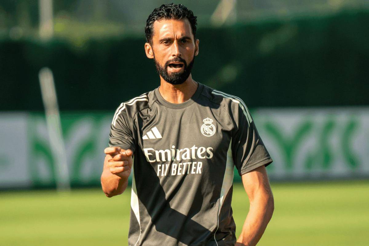 El nuevo contrato de Álvaro Arbeloa: el tiempo que firmó, salario y aceptó el 'fichaje' que Xabi le rechazó a Real Madrid