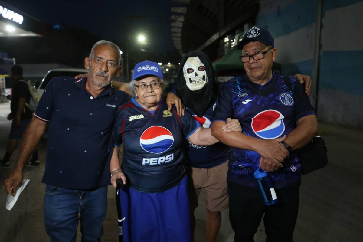 La preciosa chelita sola en el Nacional, las hermosuras motagüenses y las tajaditas son infaltables en la previa del Motagua vs Cartaginés