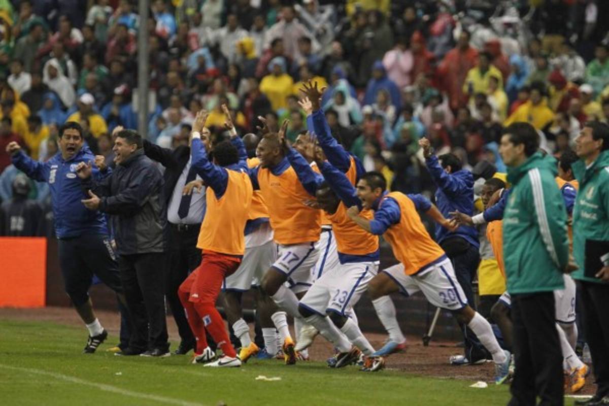 Las 10 fotos más recordadas del Aztecazo de Honduras a México