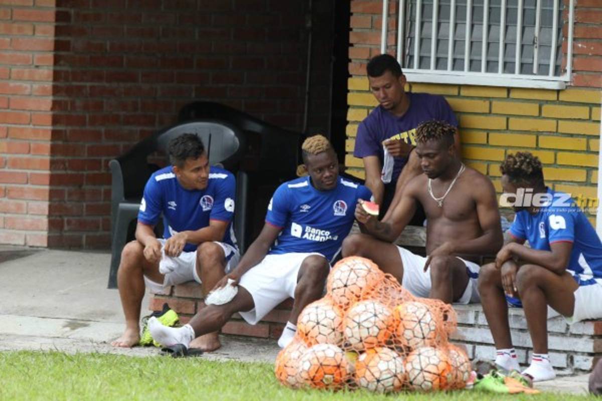 Novedades, sonrisas y mucho trabajo en el entrenamiento de Olimpia   