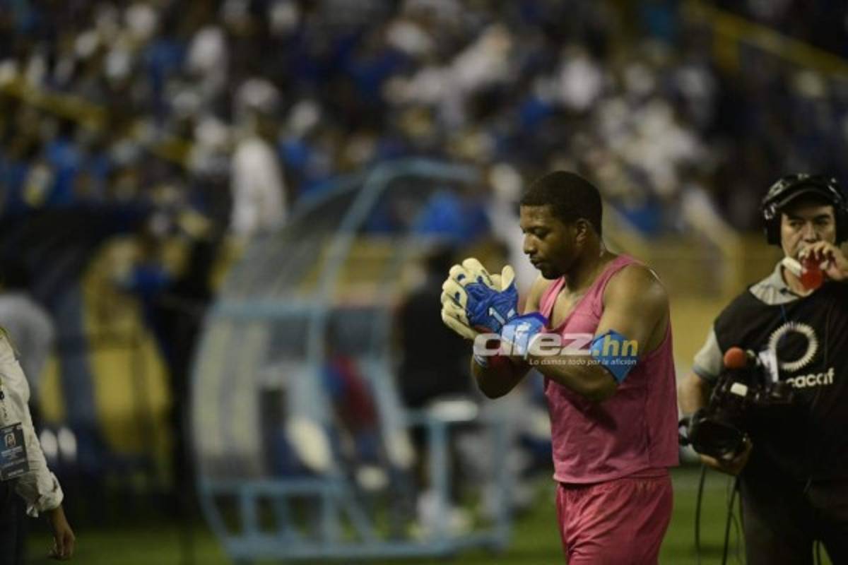 Amargo lamento en el Cuscatlán, alarmante imagen de Edwin Rodríguez y hondureñas hacen explotar el estadio
