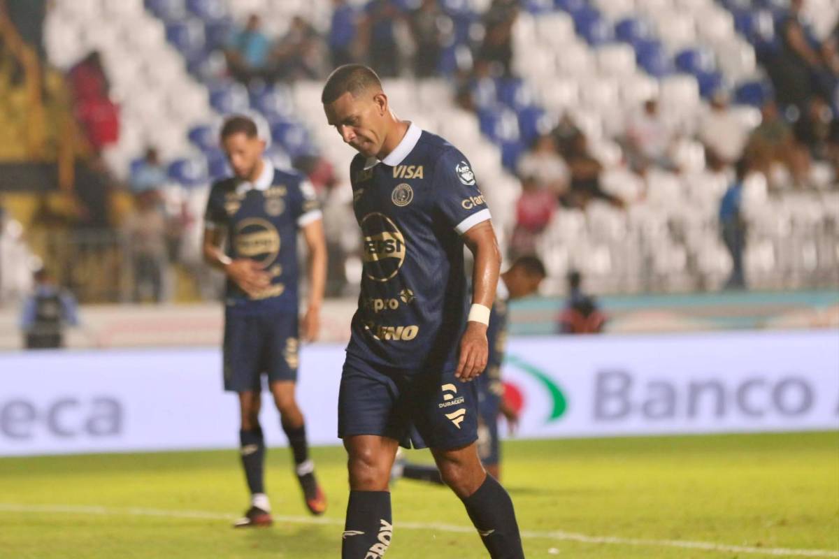 Así quedó el rostro de Edwin tras la agresión, el error y el gesto de Espinel