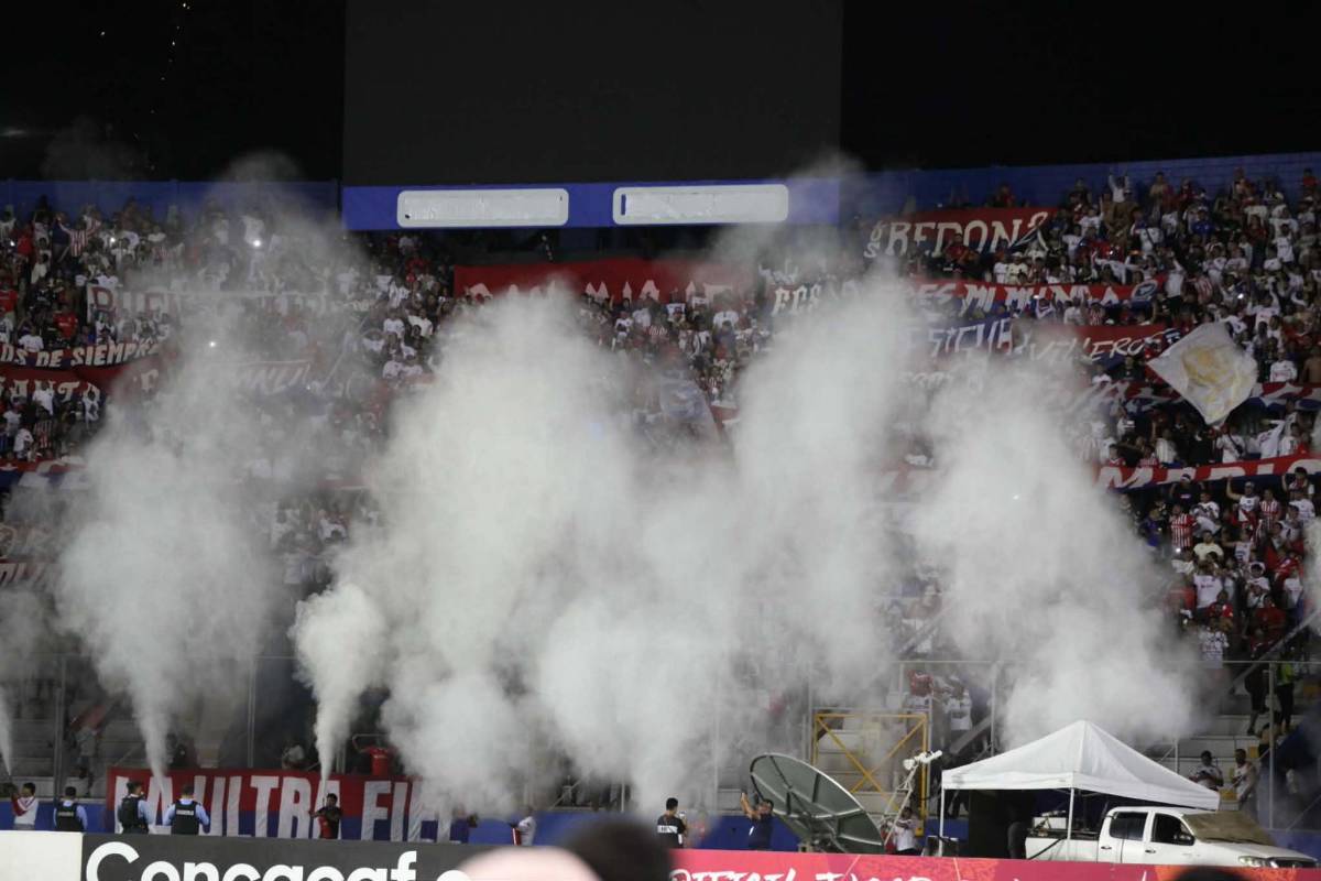 Olimpia celebra en la cara del Saprissa, jugador preocupa y mensaje de la Ultra Fiel
