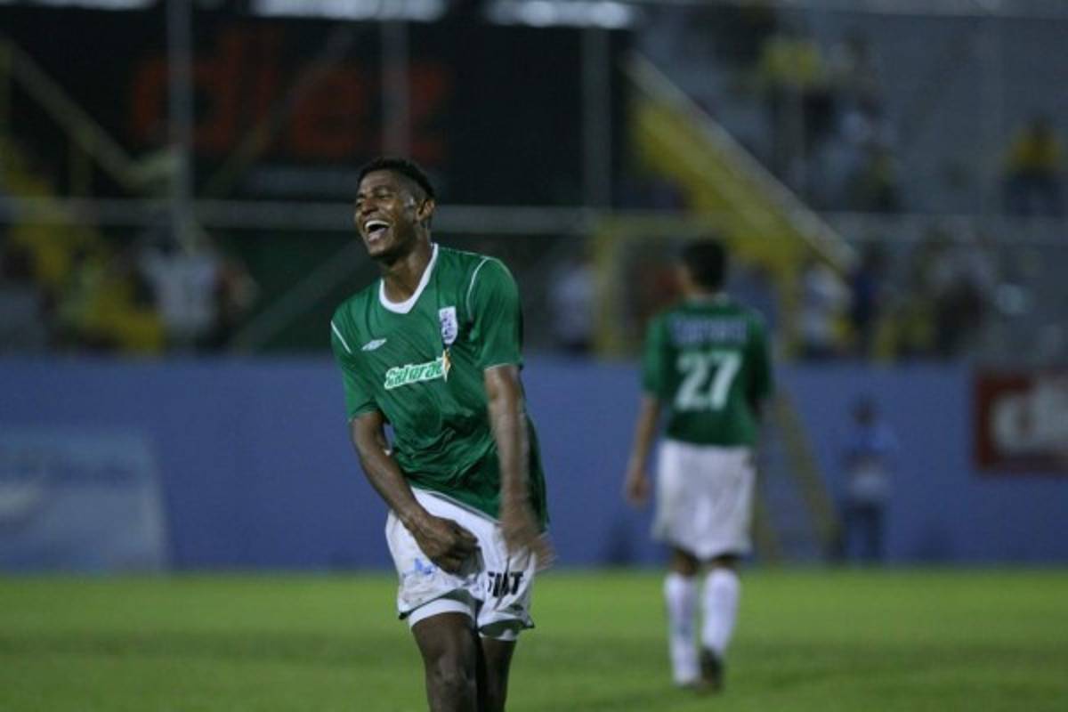 ¡Uno más a la lista! El nuevo y loco look de Carlo Costly con el Marathón