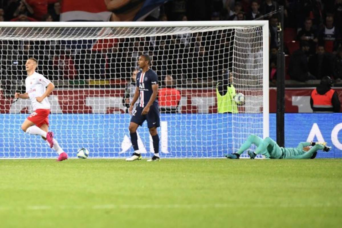 Keylor Navas y los rostros de la derrota del PSG luego de caer ante el modesto Reims