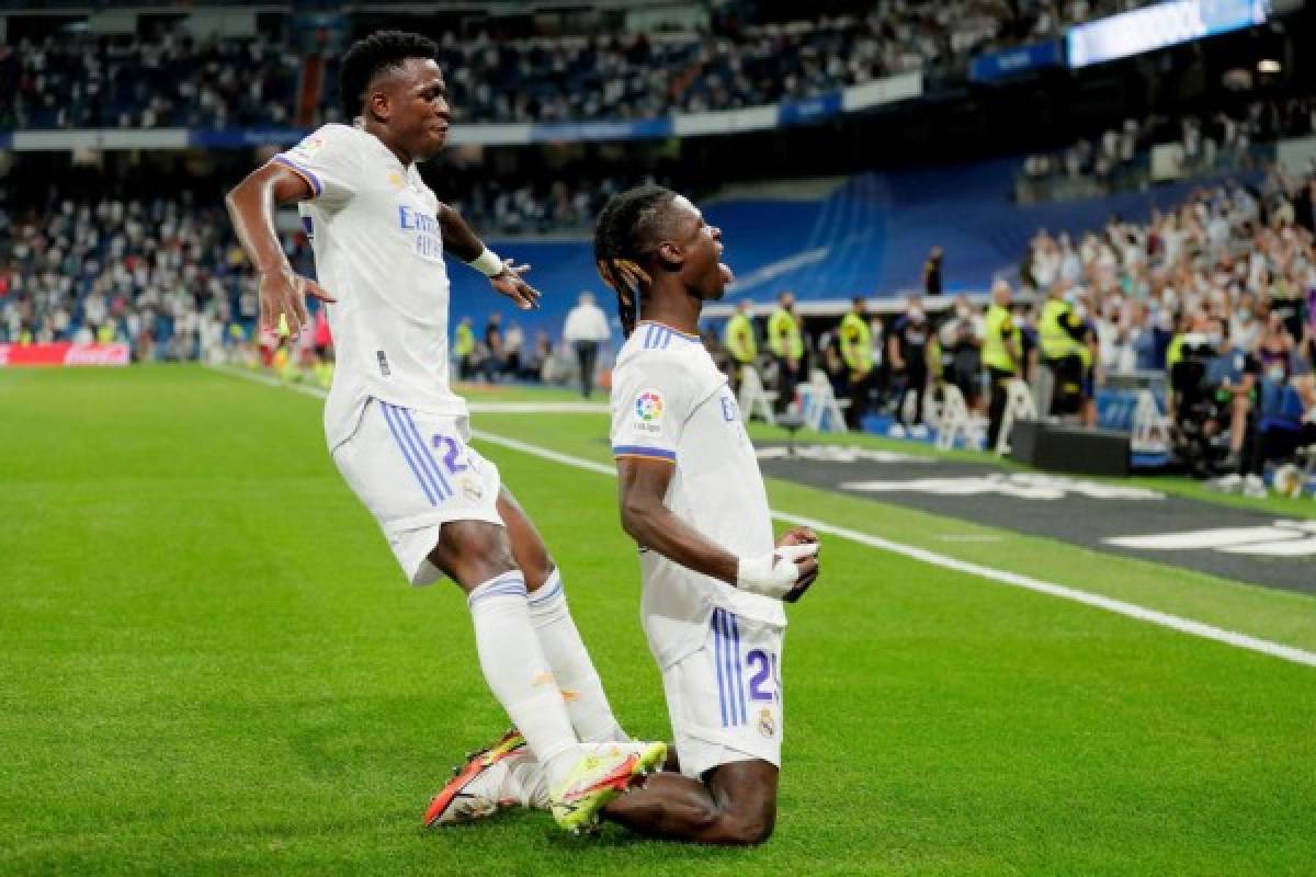 Locura de Vinicius y Camavinga; Zidane regresó al Bernabéu y homenaje especial en la victoria del Real Madrid