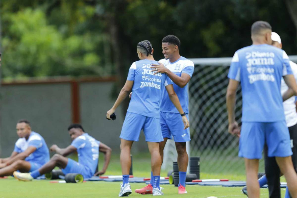 El 'desnudo' del Romántico Quioto, el gesto de Luis Palma y el legionario que se bajó del avión directo a entrenar