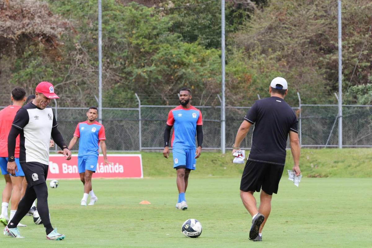 ¿Siguió la polémica? así fue el entrenamiento de Olimpia tras las declaraciones de Eduardo Espinel sobre Real España