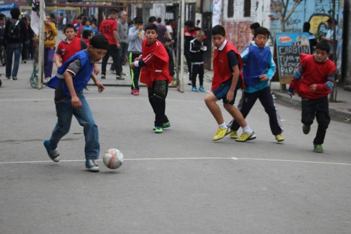 Las 20 reglas imperdibles del fútbol callejero en Honduras