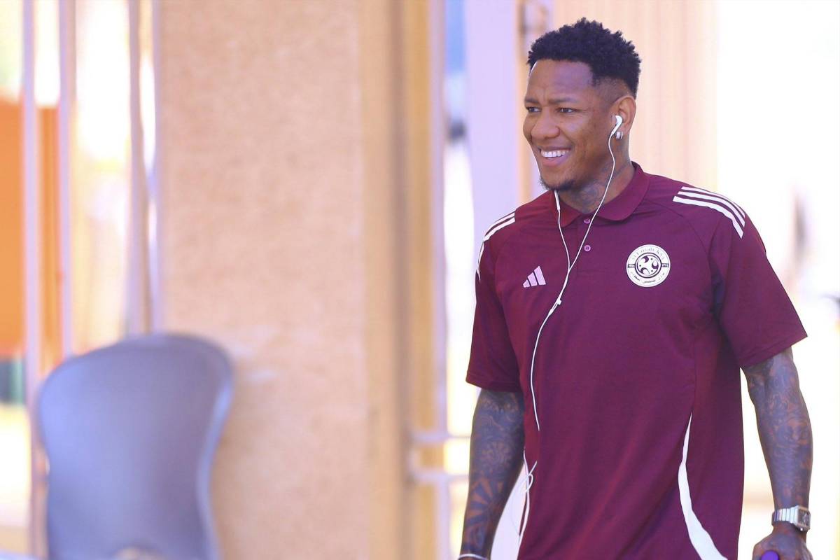 ¿Qué pasa con el hondureño Romell Quioto en Arabia Saudita con los bombardeos que reciben desde Irán?