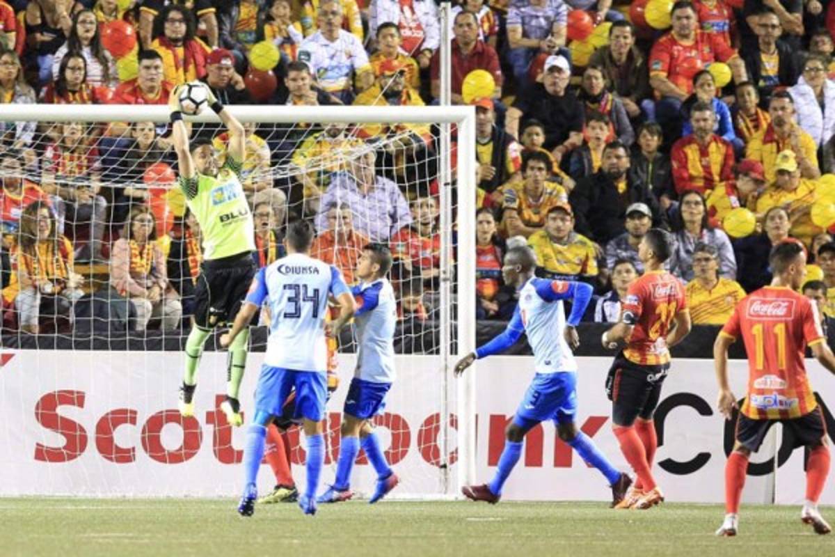 EN FOTOS: La angustia de Motagua en Costa Rica y así se las ingenió Jafet Soto