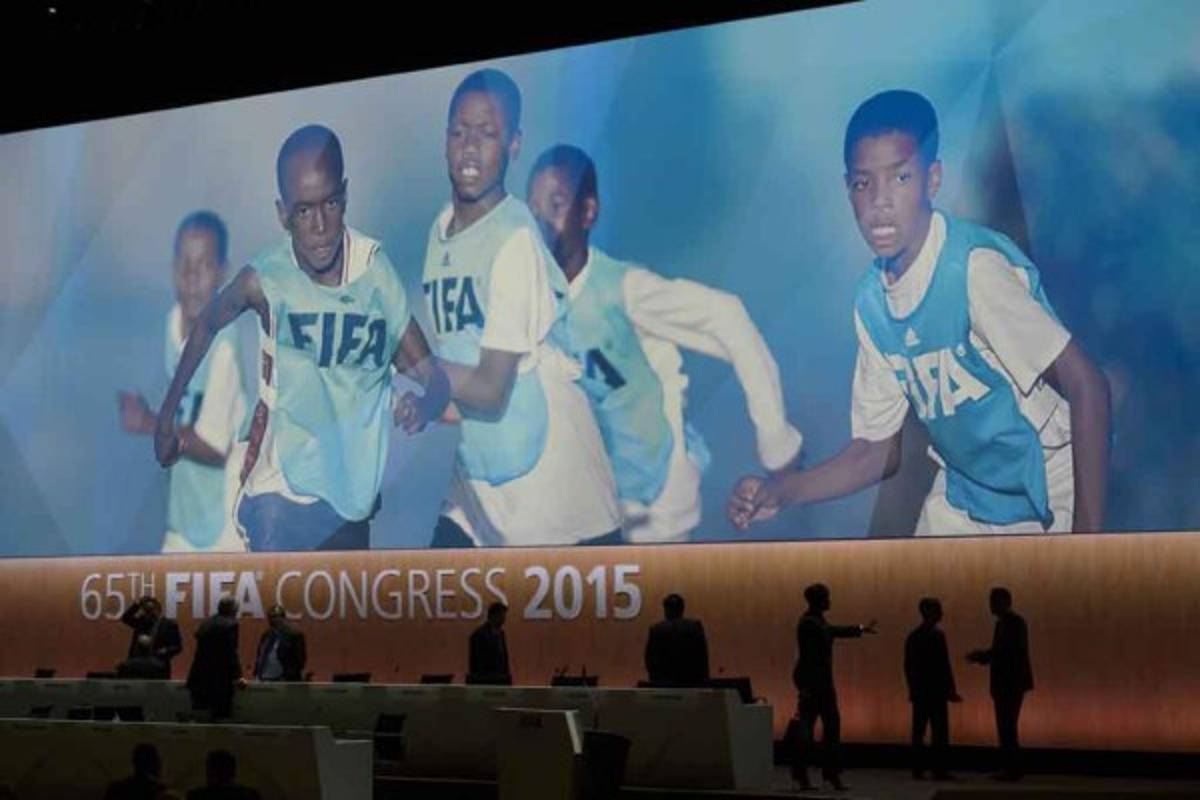 Joseph Blatter reelegido como presidente de la FIFA