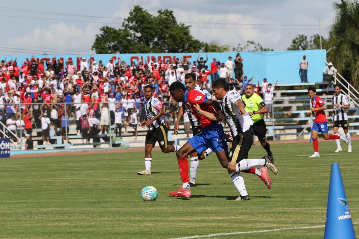 ¿Quién era la linda colocha? Fichaje esperado en Olimpia y el calor afectó a jugador